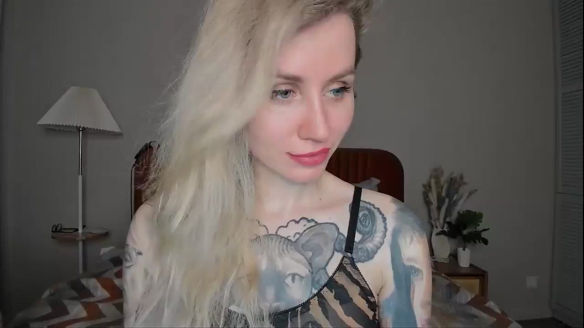 Gallery image thumbnail from Alexa_Smithhh's myfreecams stream on, 04/03/2025, 19:27 image 4 of 20
