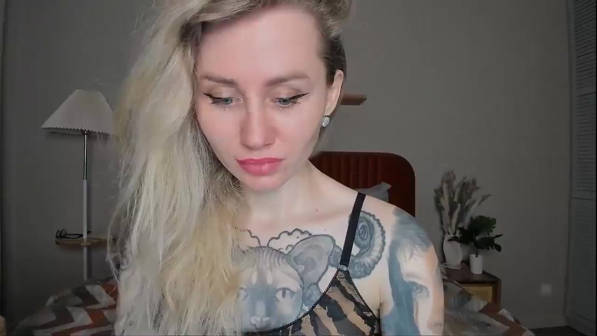 Gallery image thumbnail from Alexa_Smithhh's myfreecams stream on, 04/03/2025, 19:27 image 14 of 20