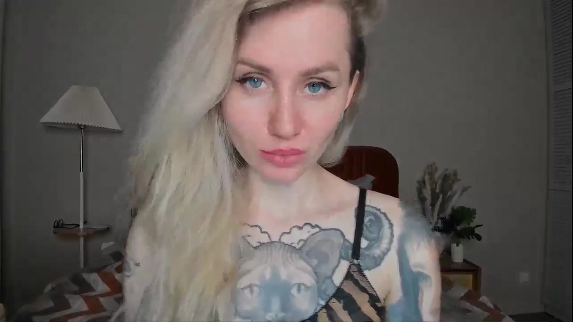 Gallery image thumbnail from Alexa_Smithhh's myfreecams stream on, 04/03/2025, 19:27 image 17 of 20