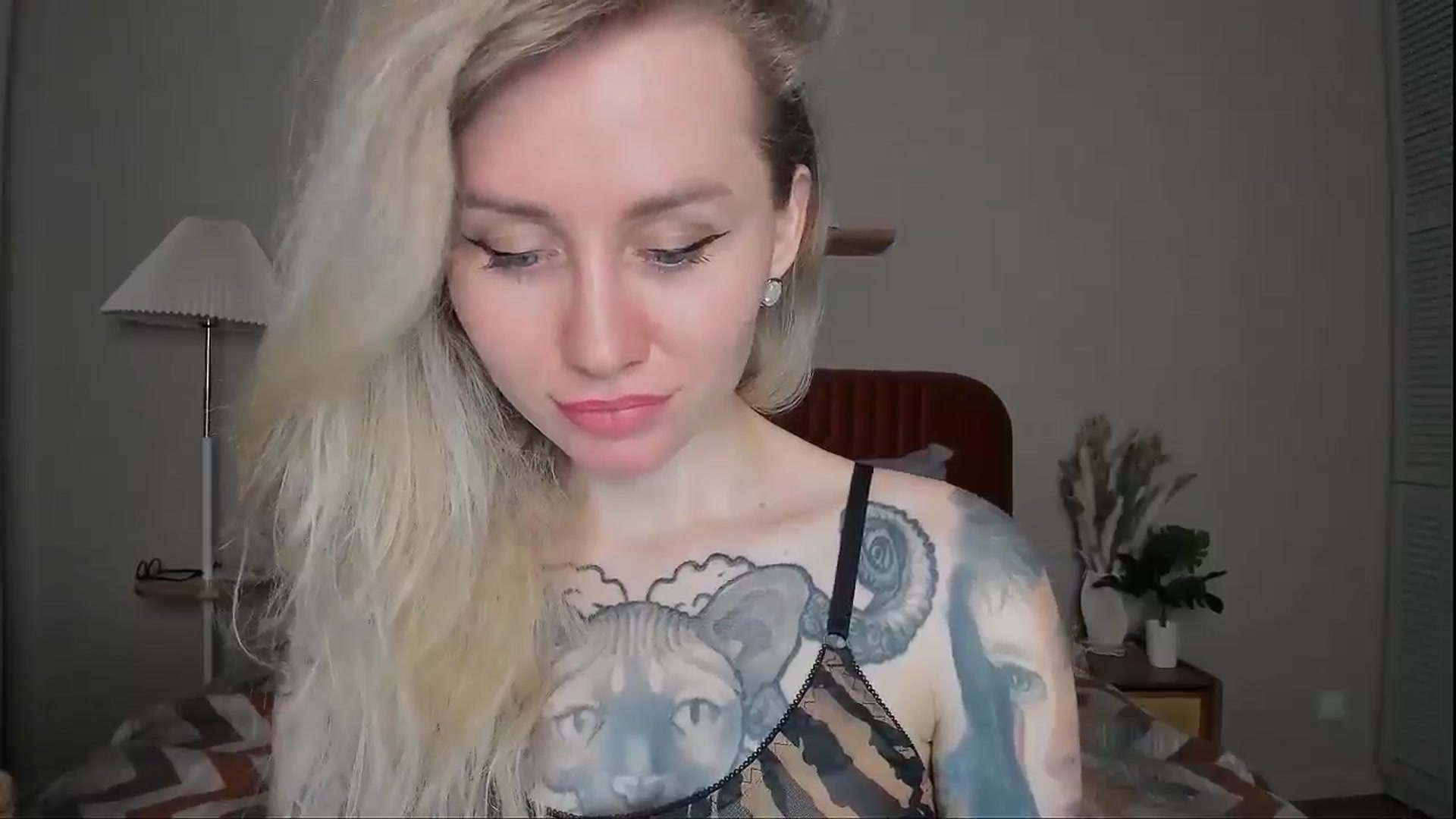 Gallery image thumbnail from Alexa_Smithhh's myfreecams stream on, 04/03/2025, 19:27 image 18 of 20