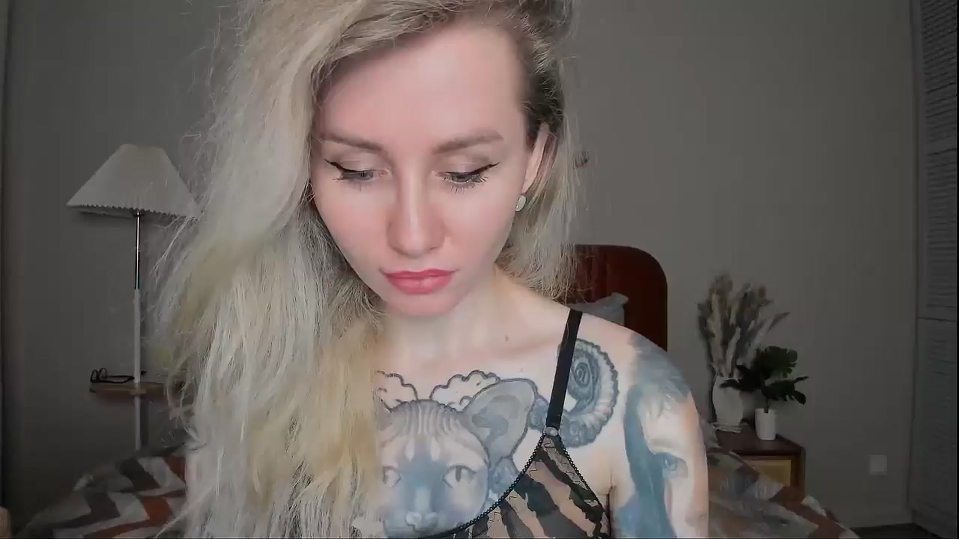 Gallery image thumbnail from Alexa_Smithhh's myfreecams stream on, 04/03/2025, 19:27 image 13 of 20