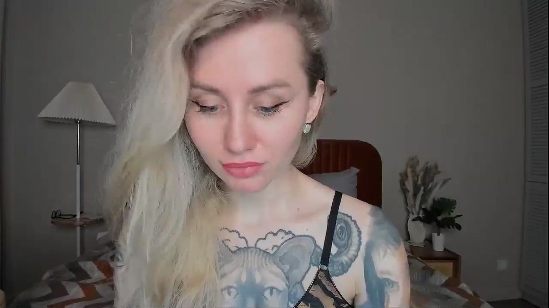 Gallery image thumbnail from Alexa_Smithhh's myfreecams stream on, 04/03/2025, 19:27 image 15 of 20