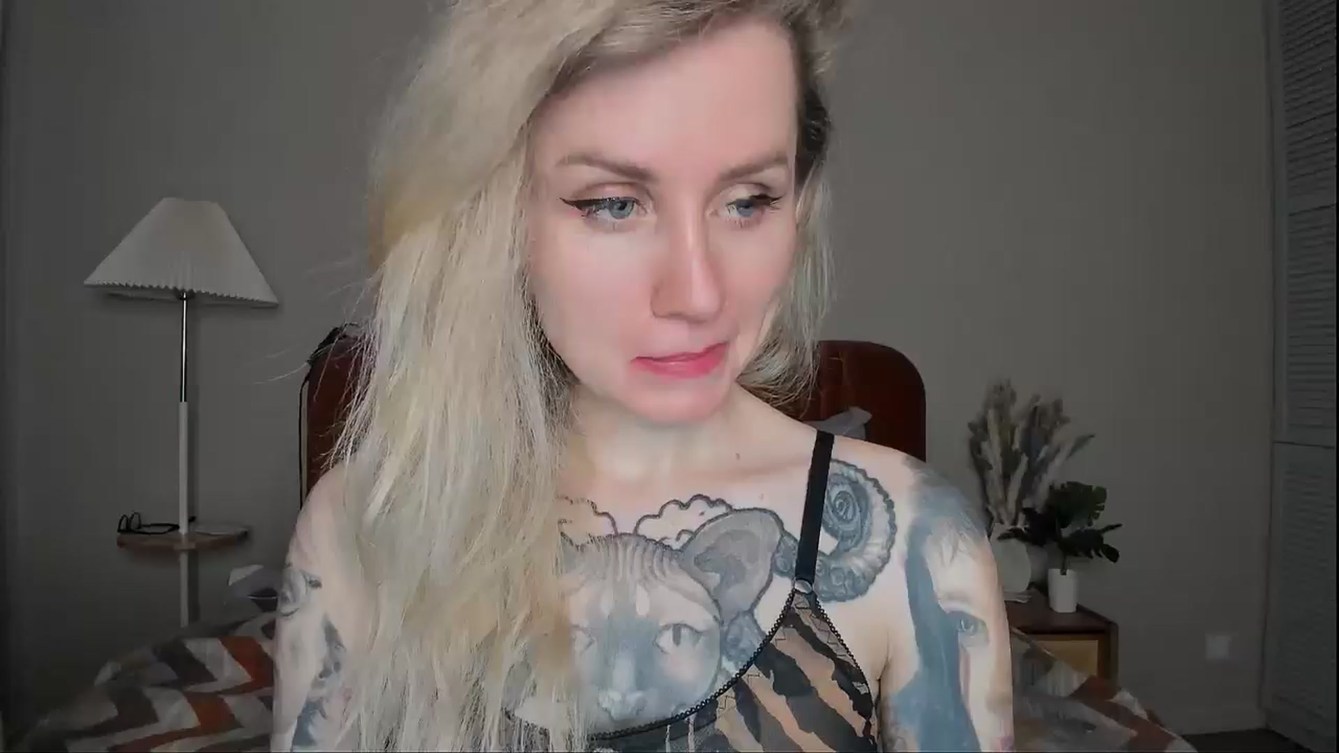 Gallery image thumbnail from Alexa_Smithhh's myfreecams stream on, 04/03/2025, 19:27 image 8 of 20