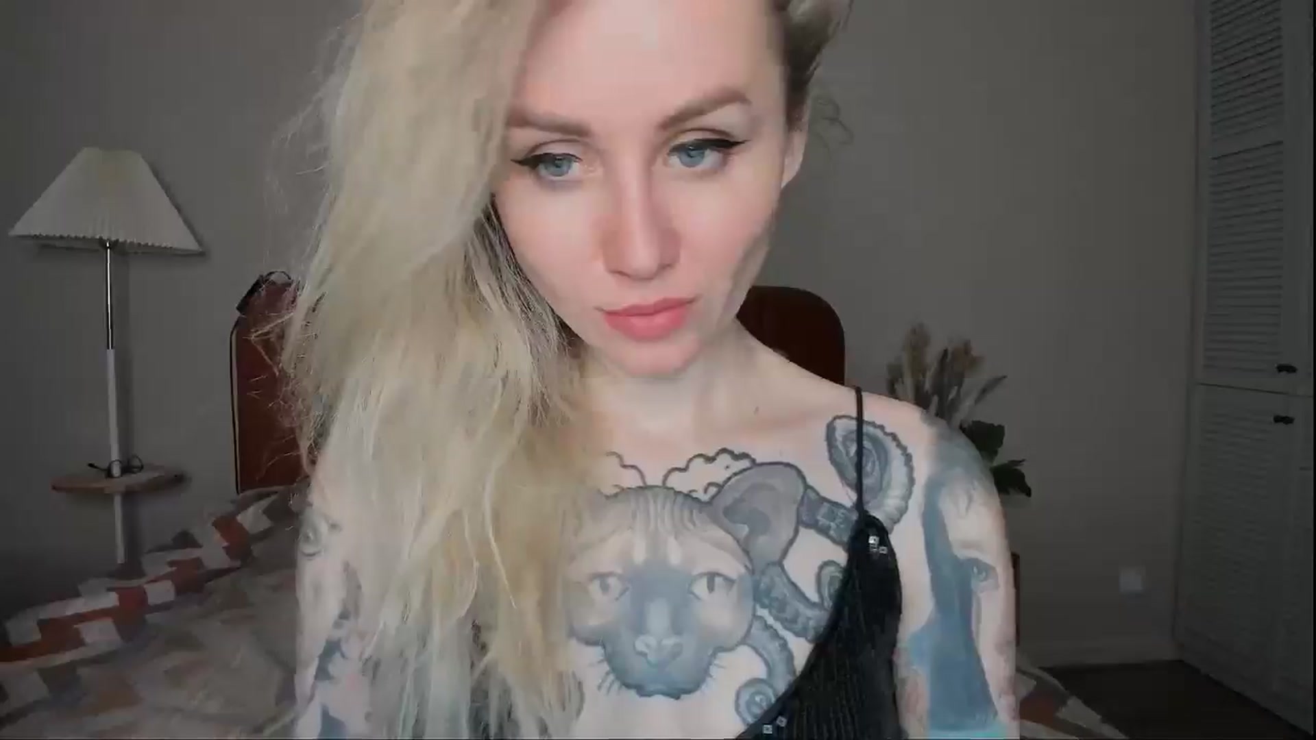 Gallery image thumbnail from Alexa_Smithhh's myfreecams stream on, 04/04/2025, 17:49 image 17 of 20