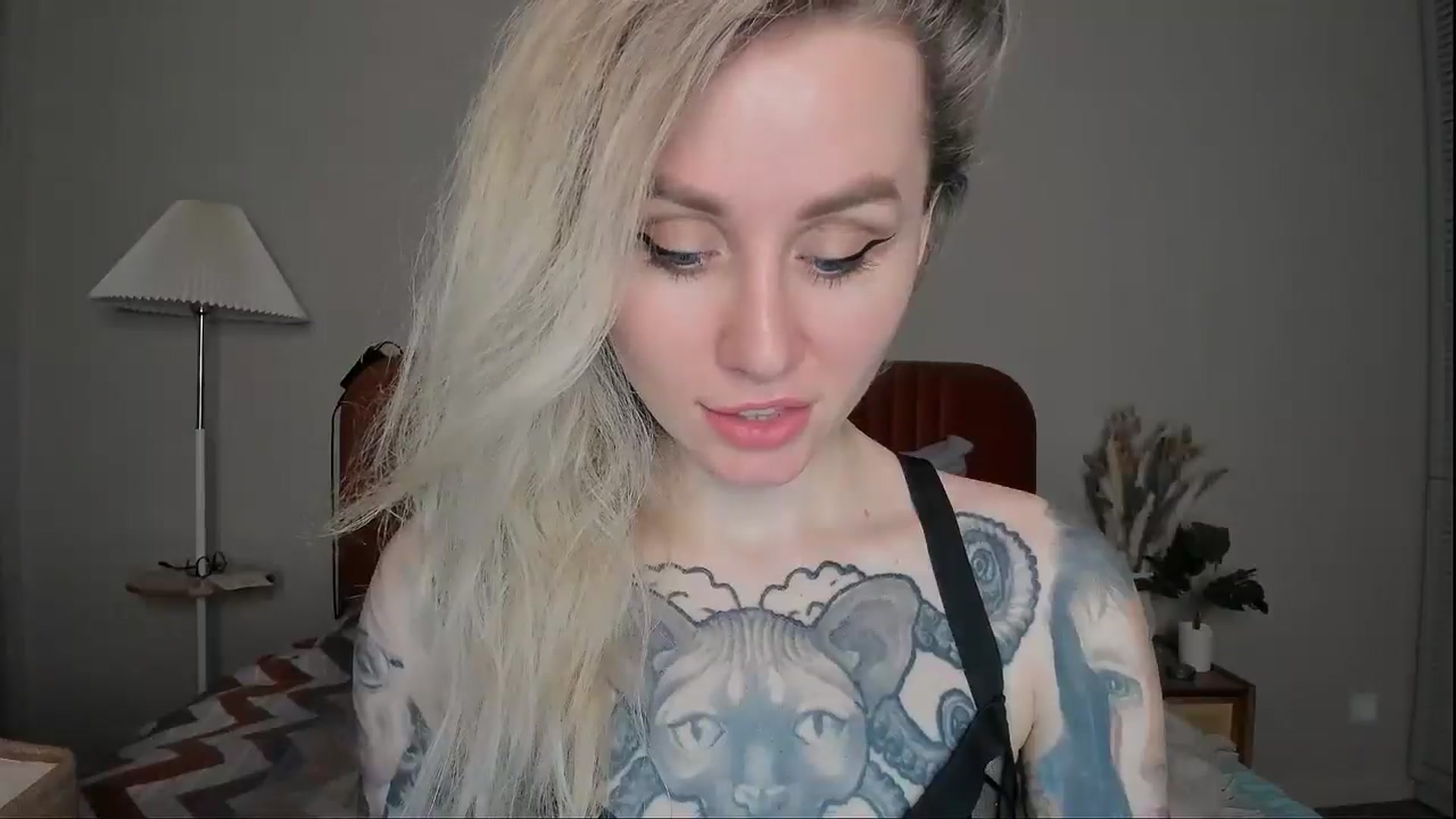Gallery image thumbnail from Alexa_Smithhh's myfreecams stream on, 04/06/2025, 18:14 image 9 of 20