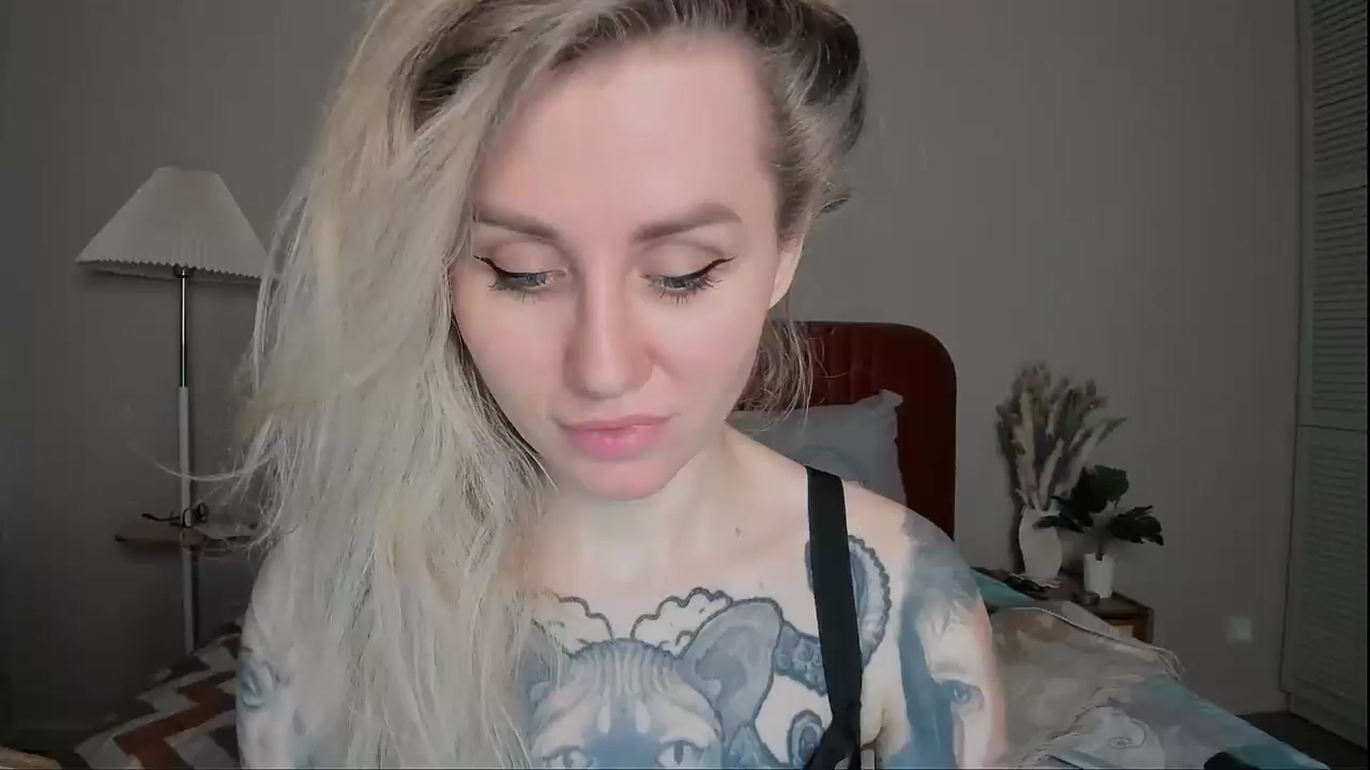 Gallery image thumbnail from Alexa_Smithhh's myfreecams stream on, 04/06/2025, 19:33 image 19 of 20