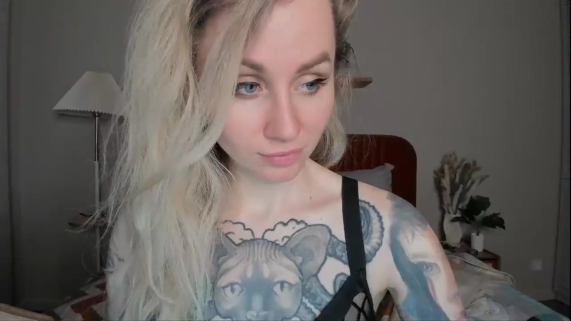 Gallery image thumbnail from Alexa_Smithhh's myfreecams stream on, 04/06/2025, 19:33 image 6 of 20