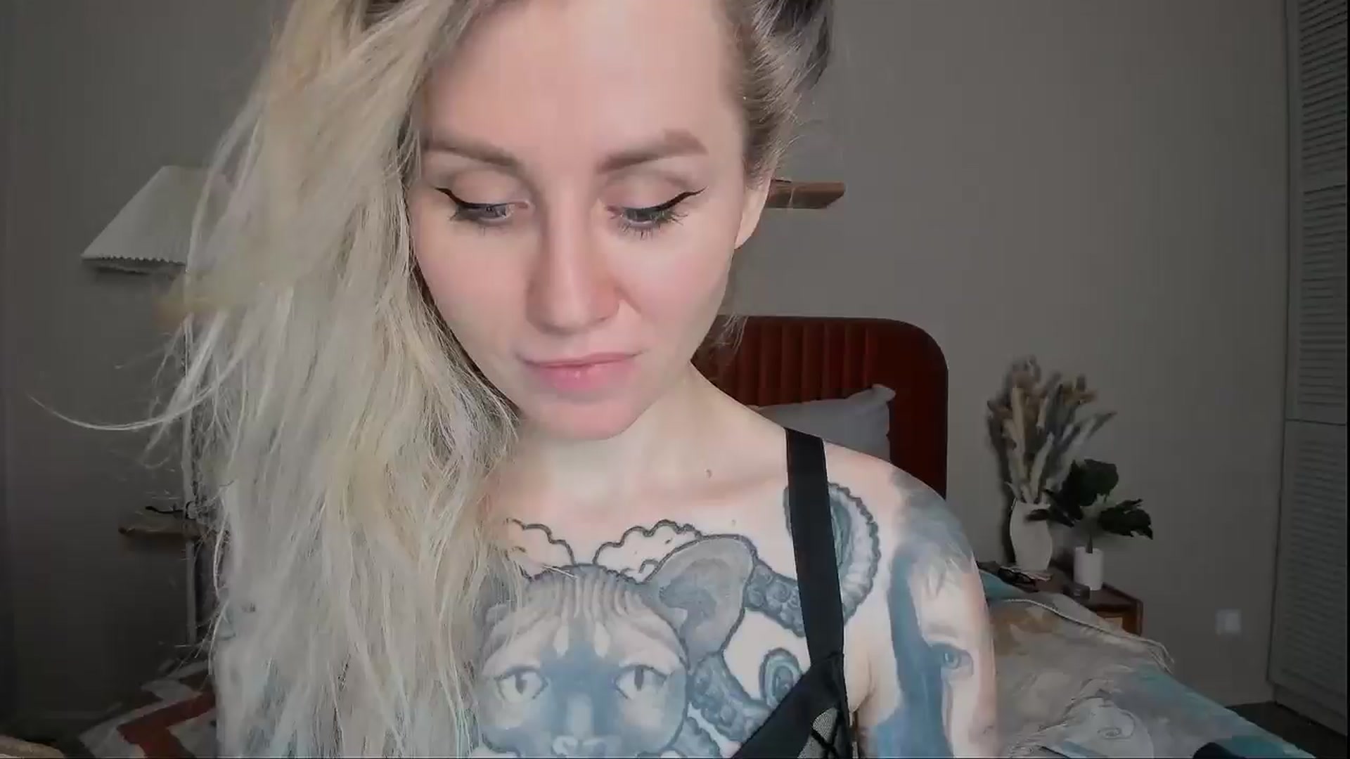 Gallery image thumbnail from Alexa_Smithhh's myfreecams stream on, 04/06/2025, 19:33 image 14 of 20