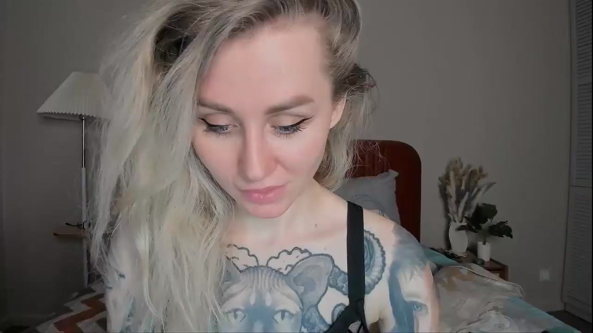 Gallery image thumbnail from Alexa_Smithhh's myfreecams stream on, 04/06/2025, 19:33 image 4 of 20