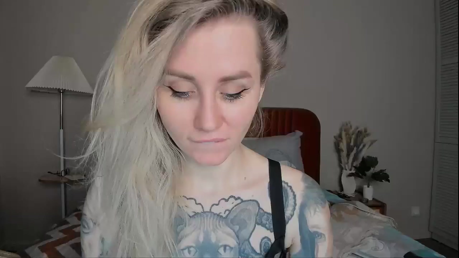 Gallery image thumbnail from Alexa_Smithhh's myfreecams stream on, 04/06/2025, 19:33 image 16 of 20