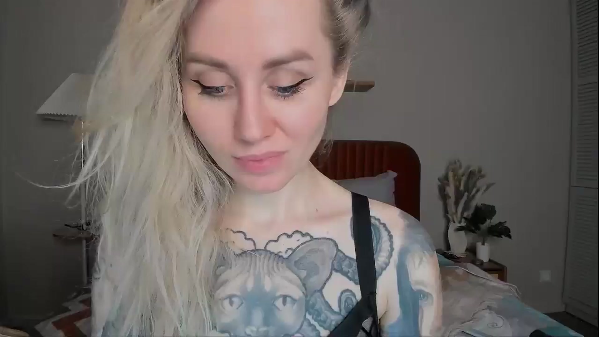 Gallery image thumbnail from Alexa_Smithhh's myfreecams stream on, 04/06/2025, 19:33 image 13 of 20