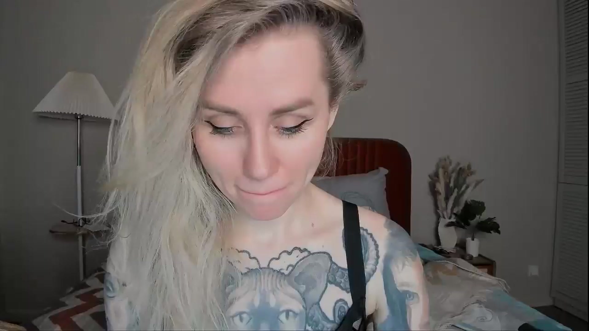 Gallery image thumbnail from Alexa_Smithhh's myfreecams stream on, 04/06/2025, 19:33 image 18 of 20