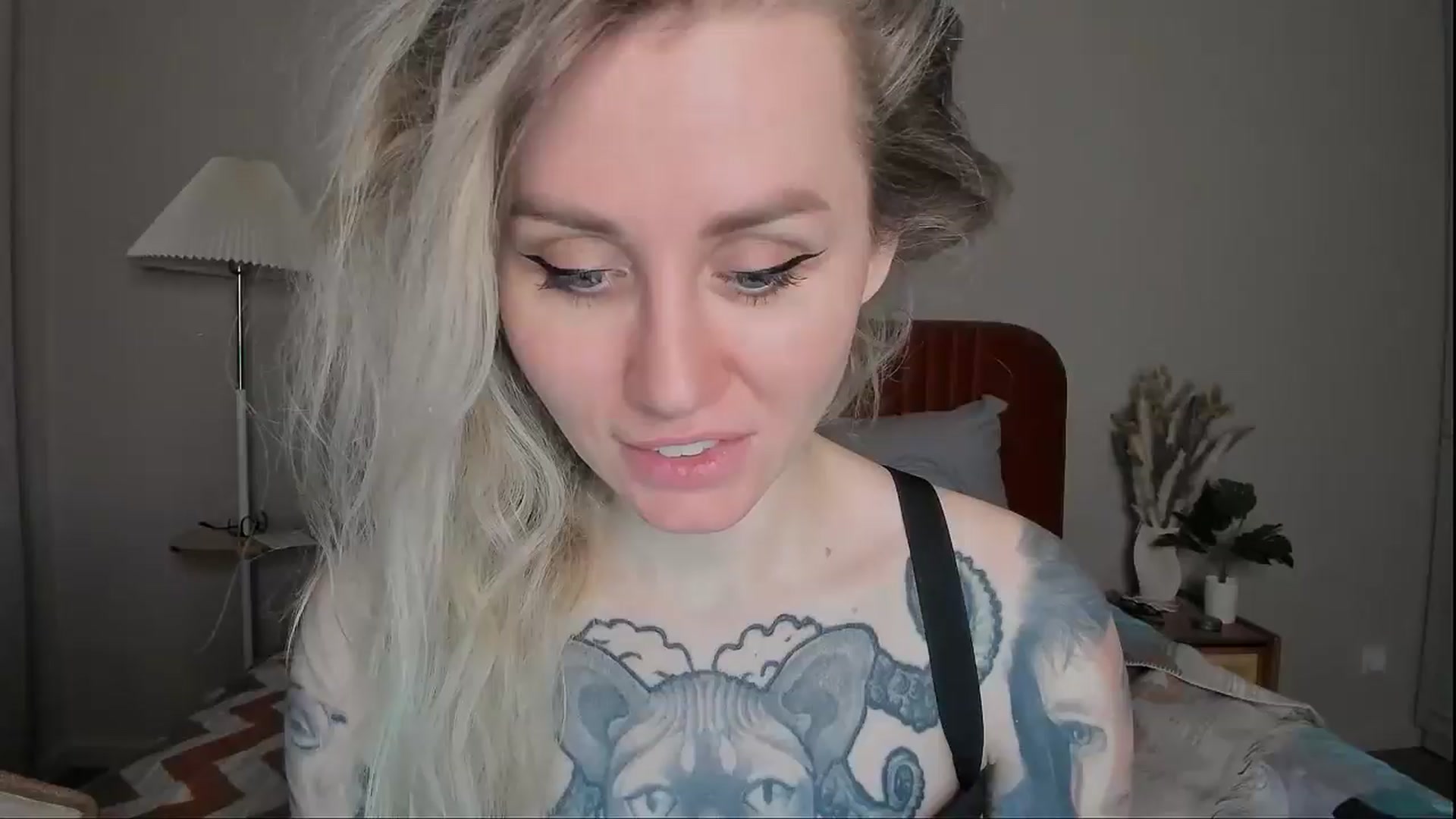 Gallery image thumbnail from Alexa_Smithhh's myfreecams stream on, 04/06/2025, 20:58 image 1 of 20