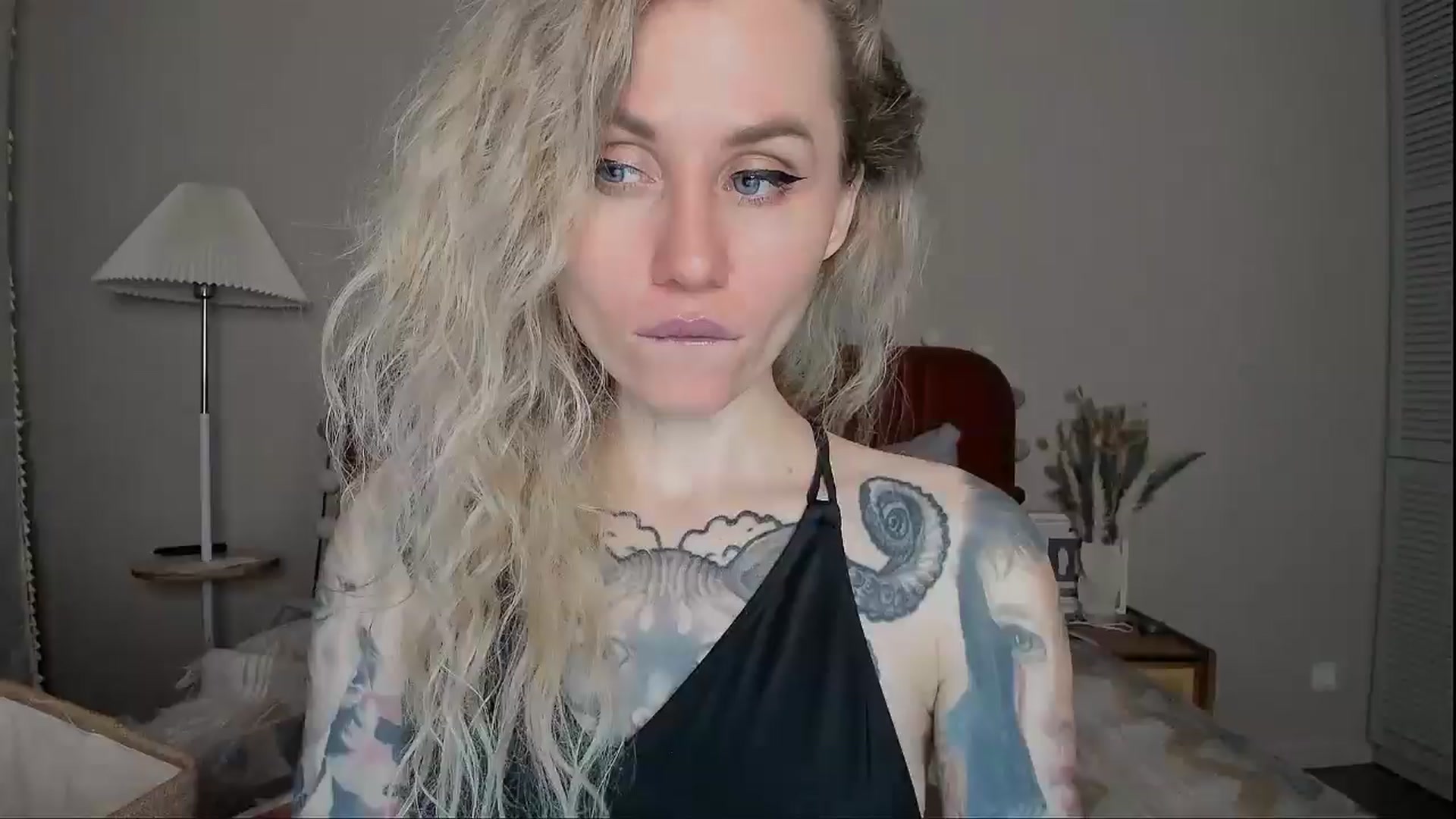 Gallery image thumbnail from Alexa_Smithhh's myfreecams stream on, 04/14/2025, 19:04 image 14 of 20