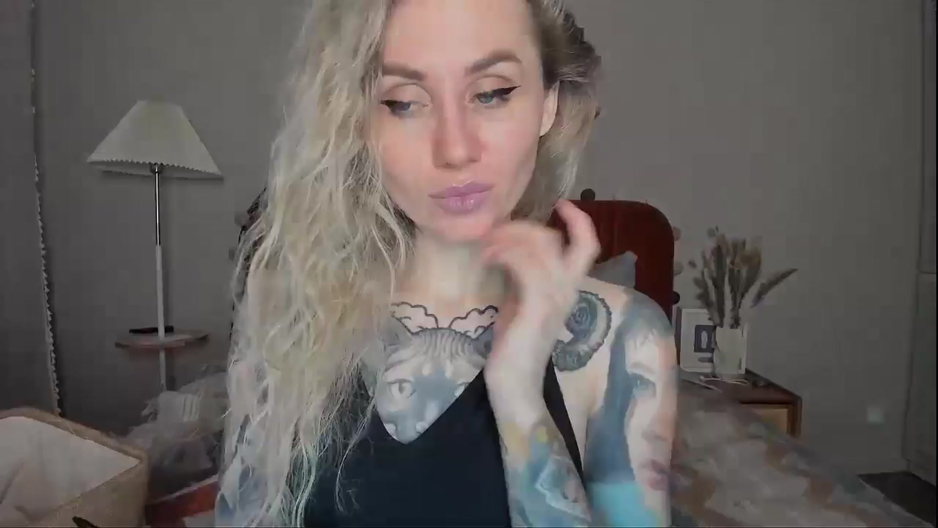 Gallery image thumbnail from Alexa_Smithhh's myfreecams stream on, 04/14/2025, 19:04 image 13 of 20