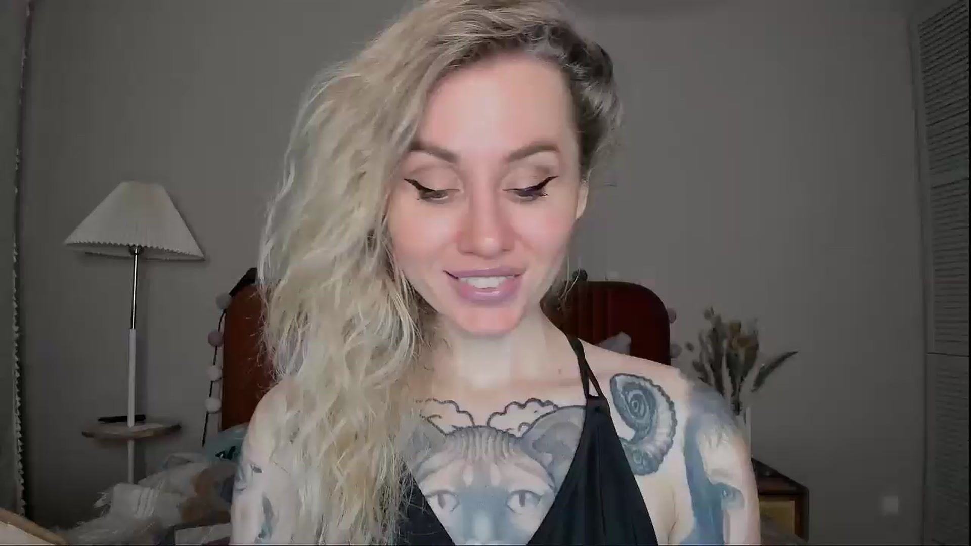 Gallery image thumbnail from Alexa_Smithhh's myfreecams stream on, 04/14/2025, 19:04 image 6 of 20