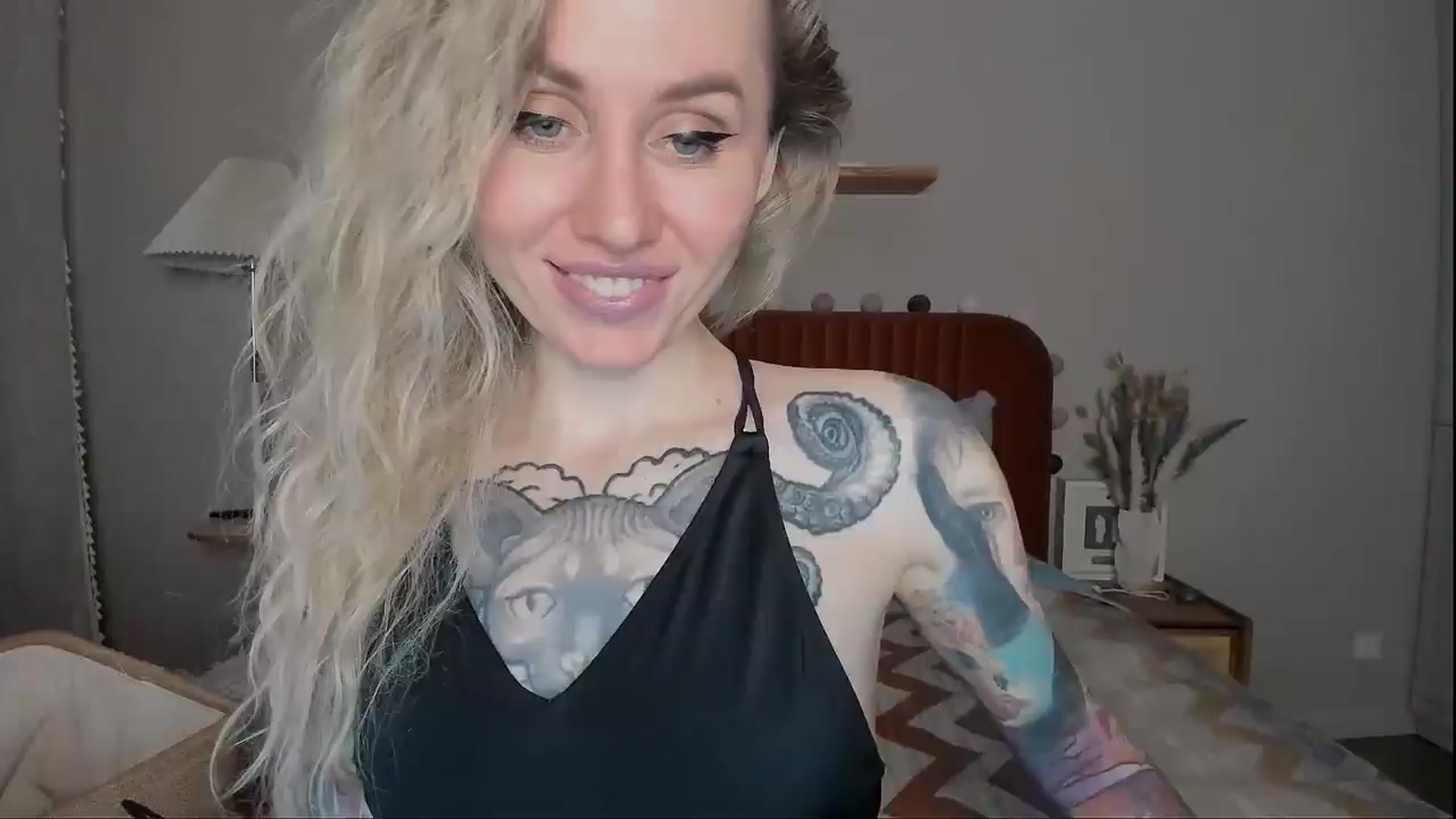 Gallery image thumbnail from Alexa_Smithhh's myfreecams stream on, 04/14/2025, 19:04 image 12 of 20