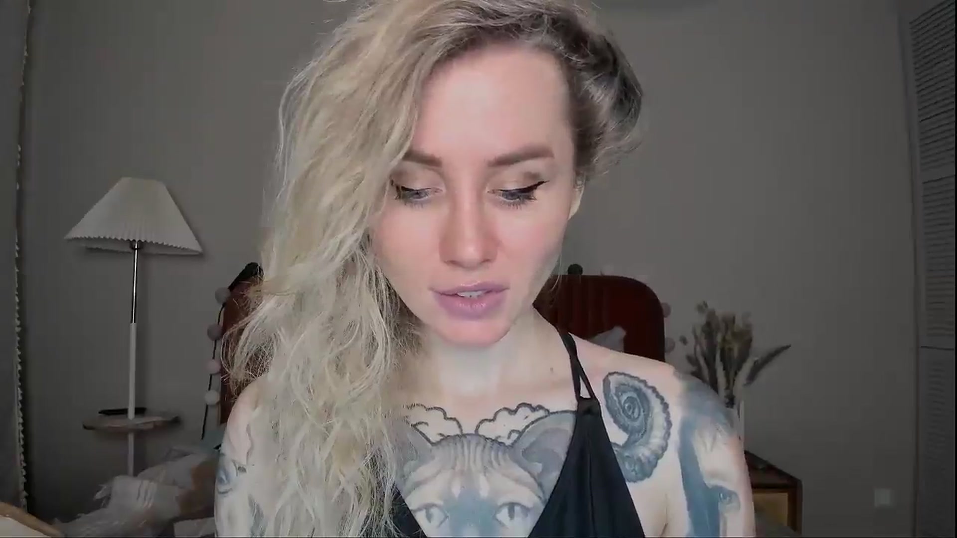 Gallery image thumbnail from Alexa_Smithhh's myfreecams stream on, 04/14/2025, 19:04 image 5 of 20