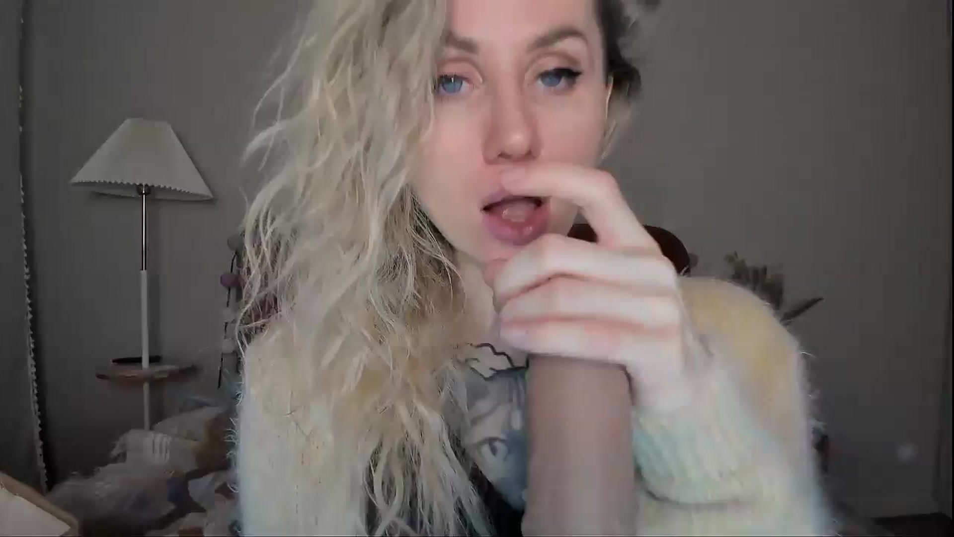 Gallery image thumbnail from Alexa_Smithhh's myfreecams stream on, 04/14/2025, 20:25 image 10 of 20