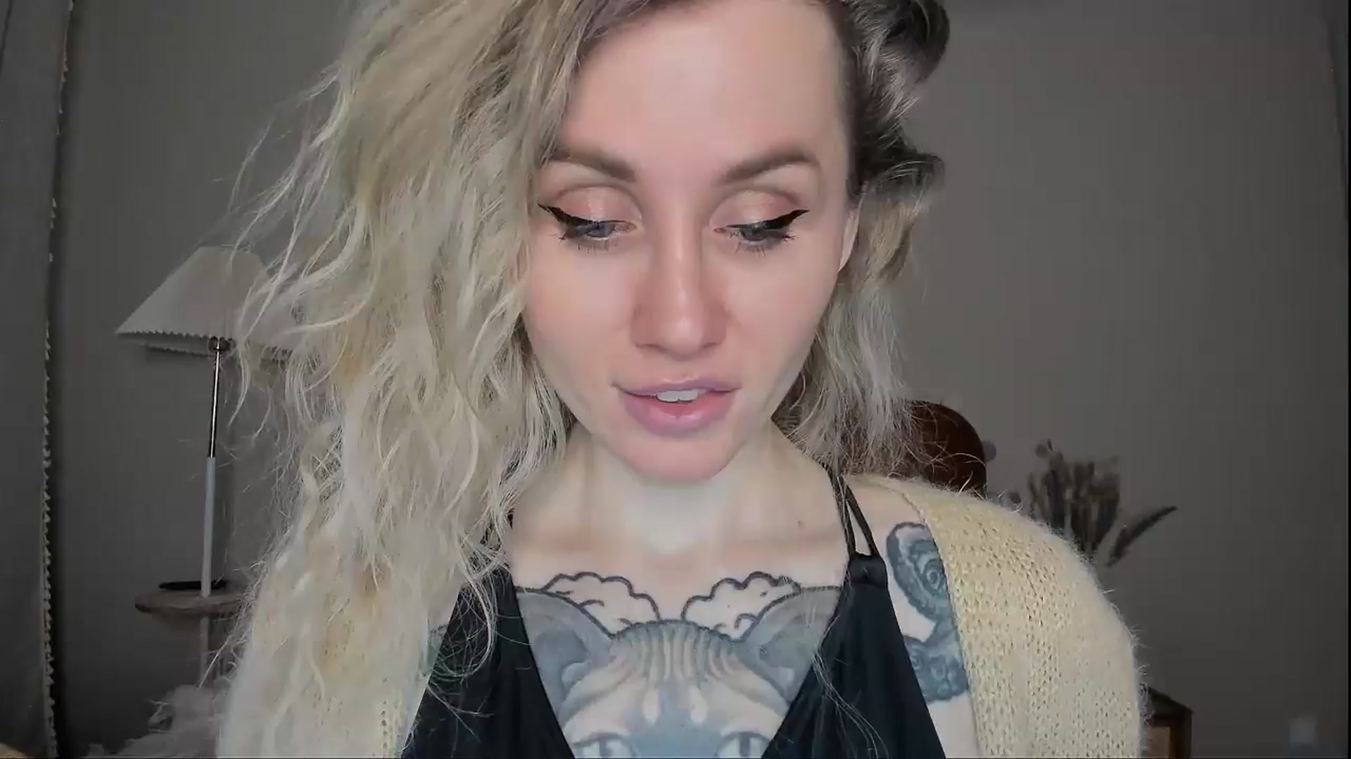 Gallery image thumbnail from Alexa_Smithhh's myfreecams stream on, 04/14/2025, 20:25 image 6 of 20