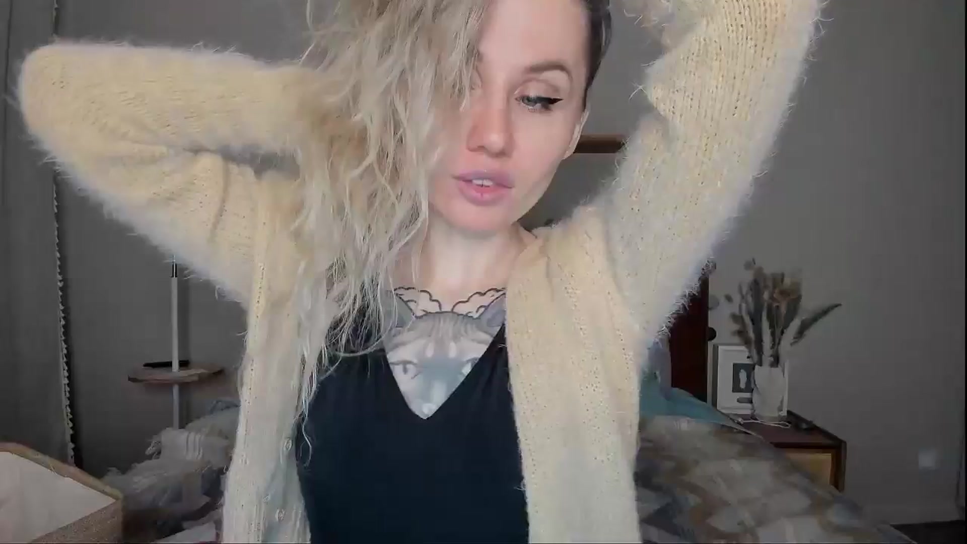 Gallery image thumbnail from Alexa_Smithhh's myfreecams stream on, 04/14/2025, 20:25 image 1 of 20
