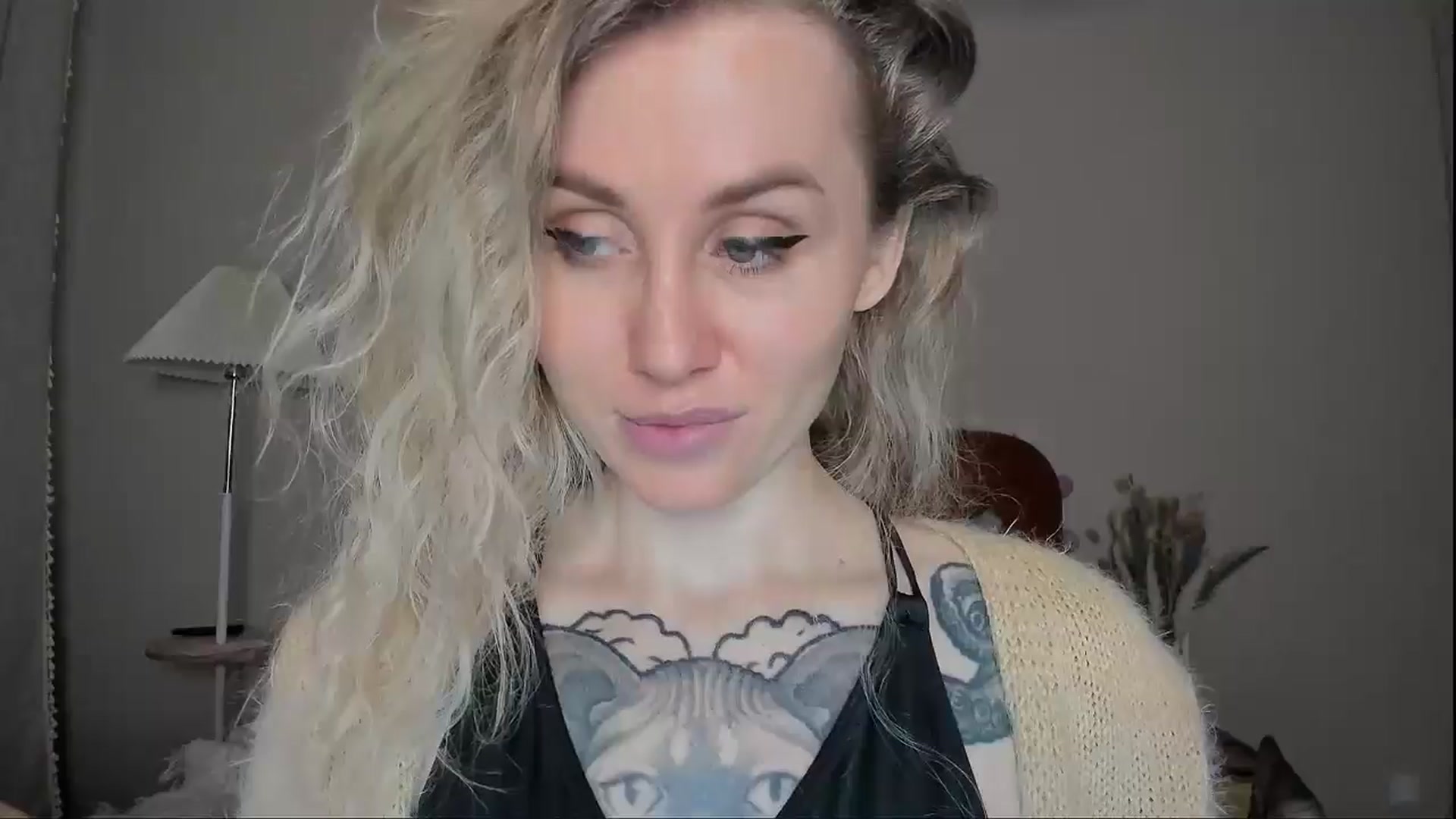 Gallery image thumbnail from Alexa_Smithhh's myfreecams stream on, 04/14/2025, 20:25 image 7 of 20