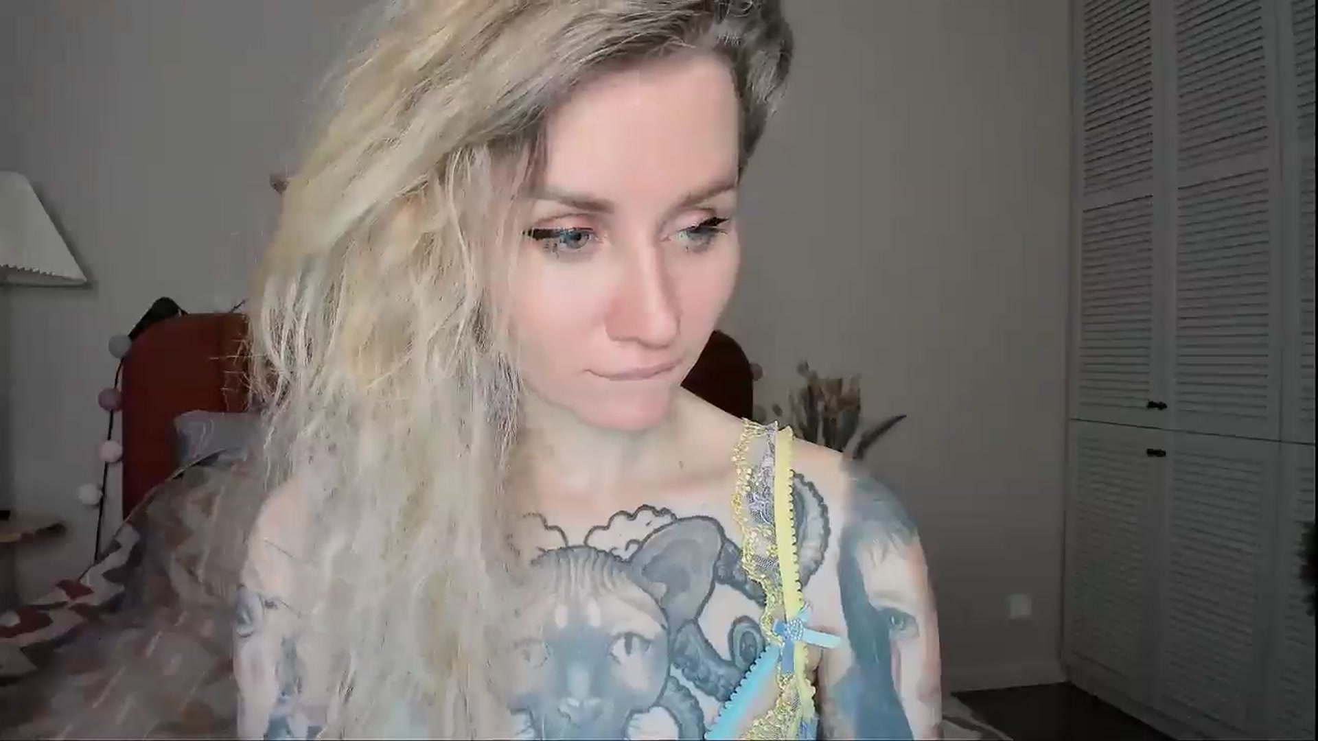 Gallery image thumbnail from Alexa_Smithhh's myfreecams stream on, 04/15/2025, 20:09 image 16 of 20