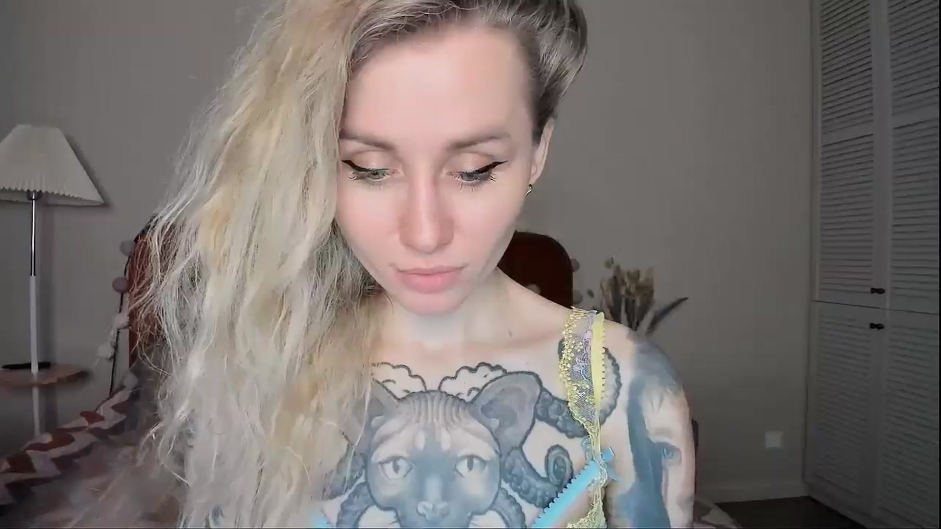 Gallery image thumbnail from Alexa_Smithhh's myfreecams stream on, 04/15/2025, 20:09 image 9 of 20