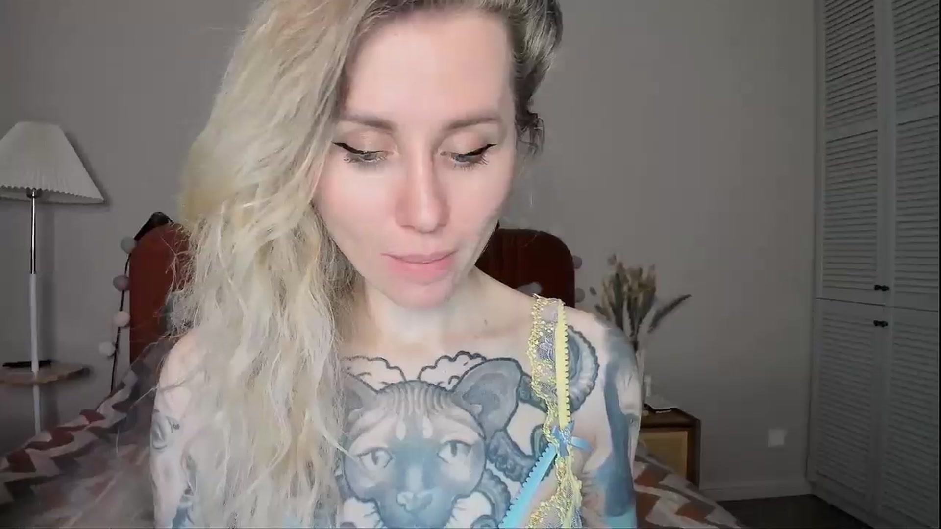 Gallery image thumbnail from Alexa_Smithhh's myfreecams stream on, 04/15/2025, 20:09 image 5 of 20