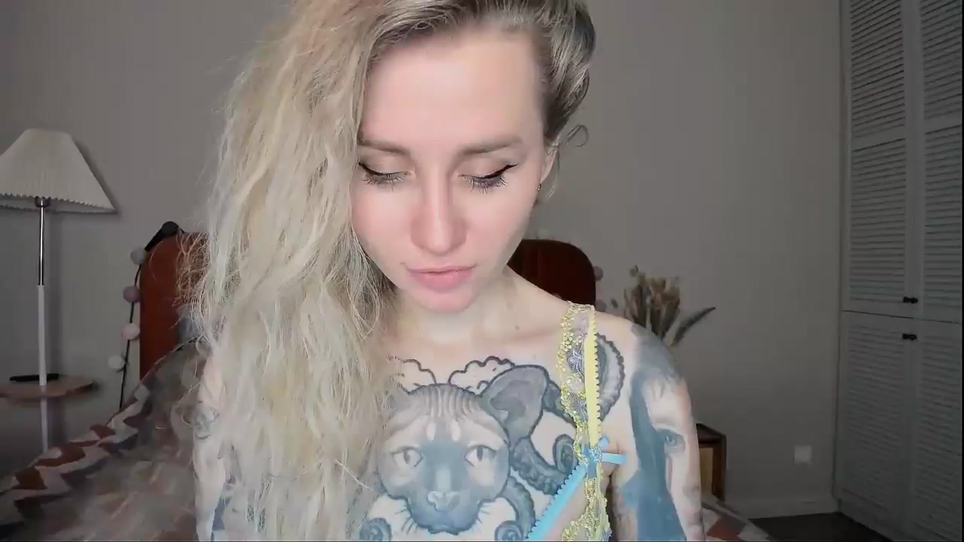 Gallery image thumbnail from Alexa_Smithhh's myfreecams stream on, 04/15/2025, 20:09 image 3 of 20