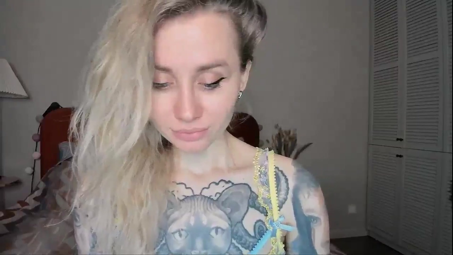 Gallery image thumbnail from Alexa_Smithhh's myfreecams stream on, 04/15/2025, 20:09 image 15 of 20