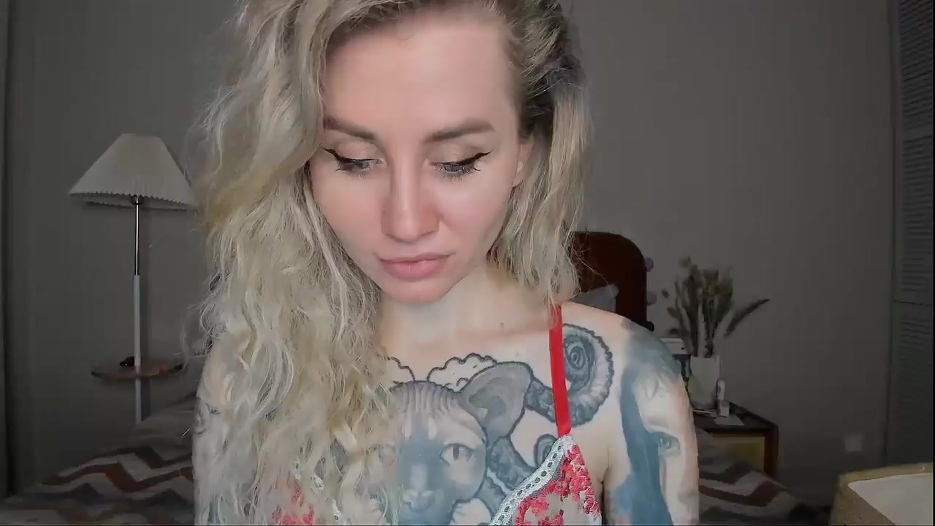 Gallery image thumbnail from Alexa_Smithhh's myfreecams stream on, 04/22/2025, 18:32 image 17 of 20