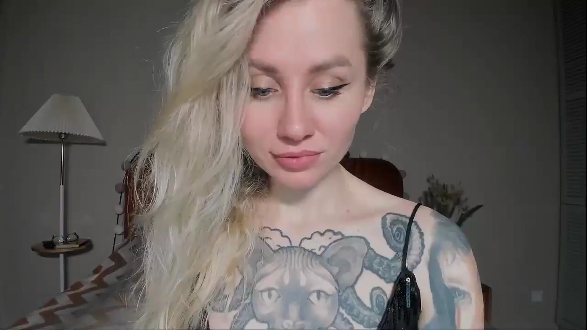Gallery image thumbnail from Alexa_Smithhh's myfreecams stream on, 04/28/2025, 19:05 image 17 of 20