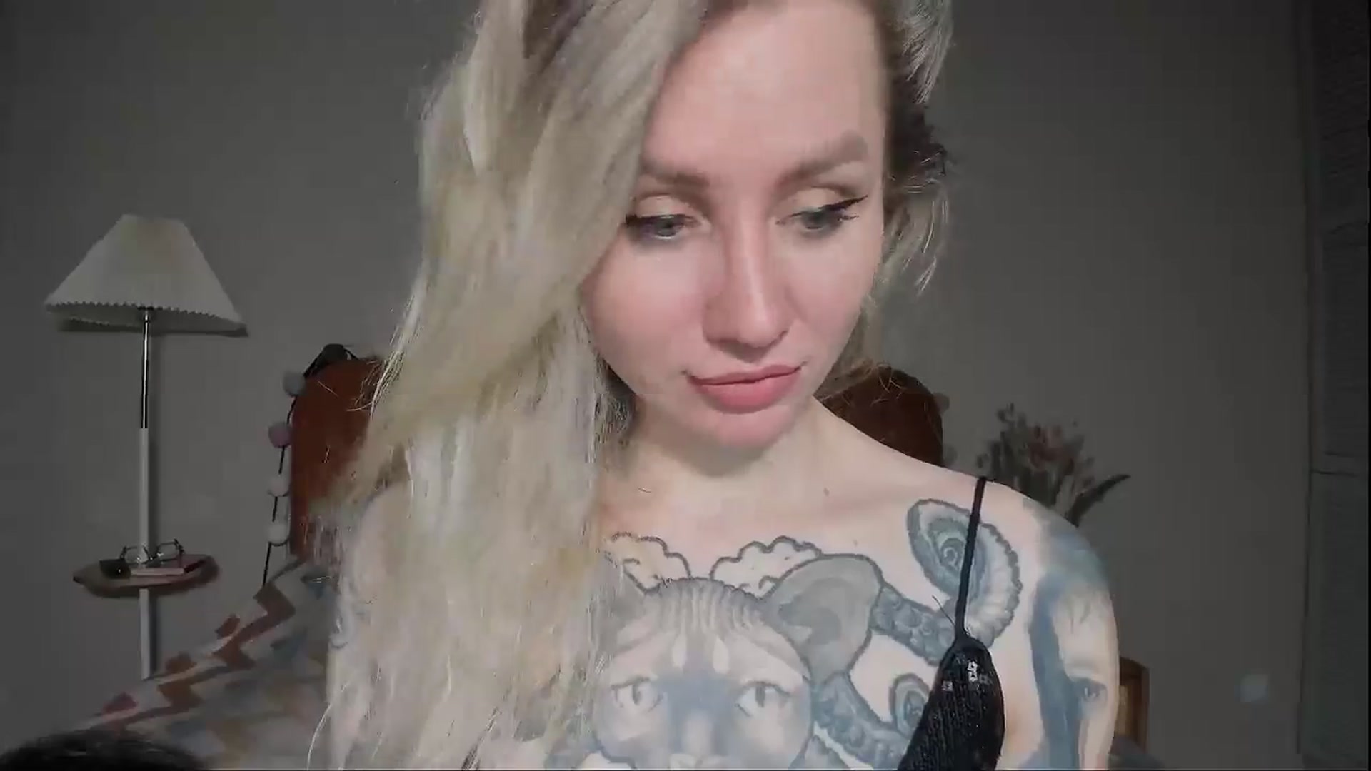 Gallery image thumbnail from Alexa_Smithhh's myfreecams stream on, 04/28/2025, 19:05 image 16 of 20