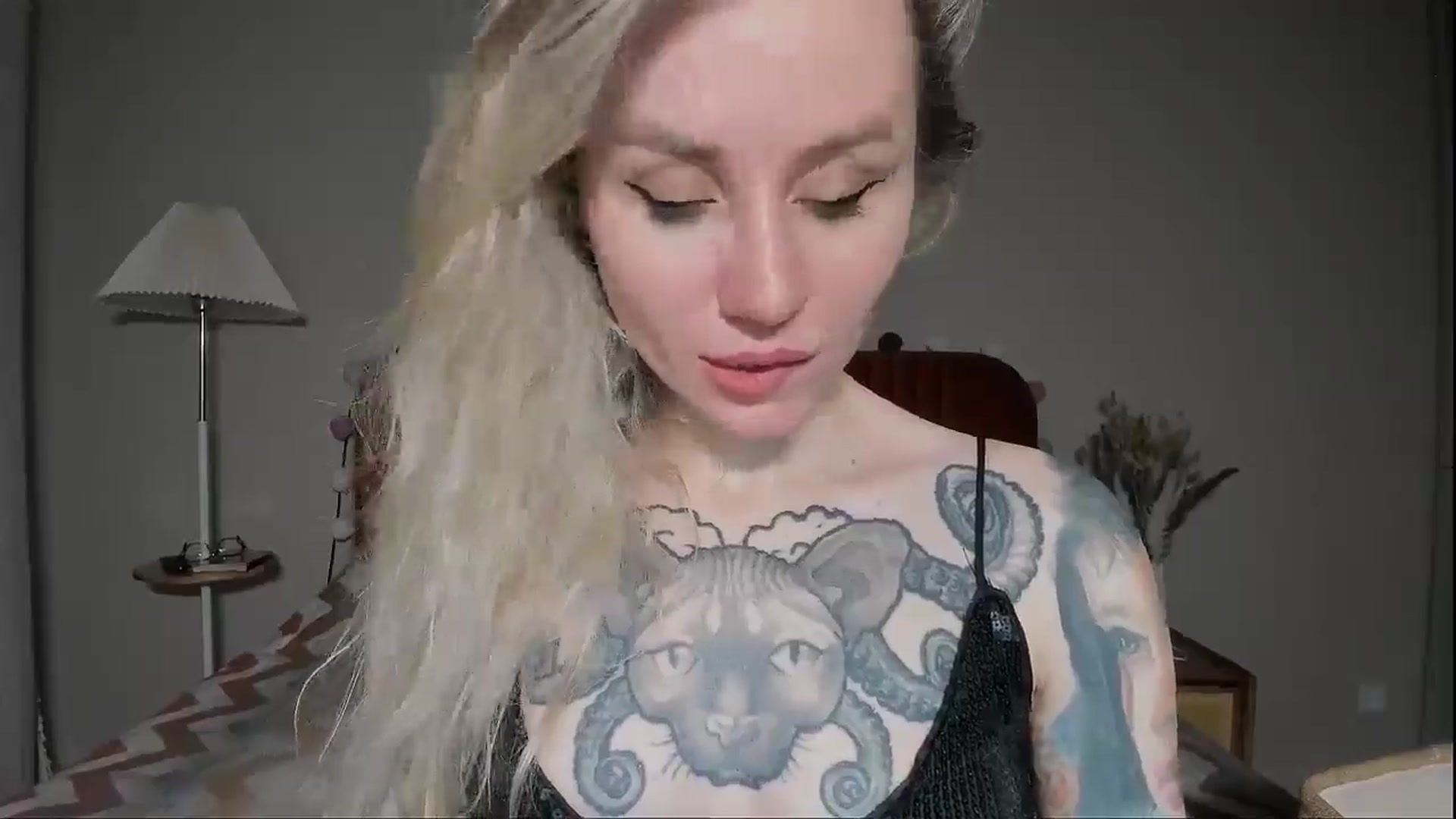 Gallery image thumbnail from Alexa_Smithhh's myfreecams stream on, 04/28/2025, 19:05 image 13 of 20