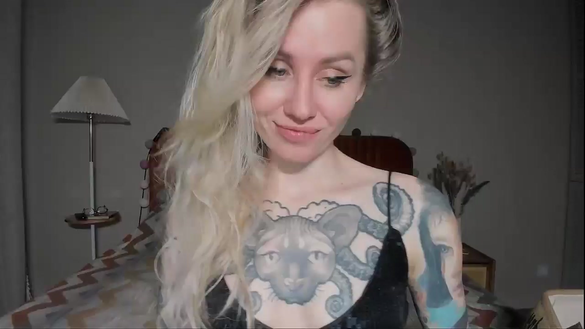 Gallery image thumbnail from Alexa_Smithhh's myfreecams stream on, 04/28/2025, 20:09 image 2 of 20