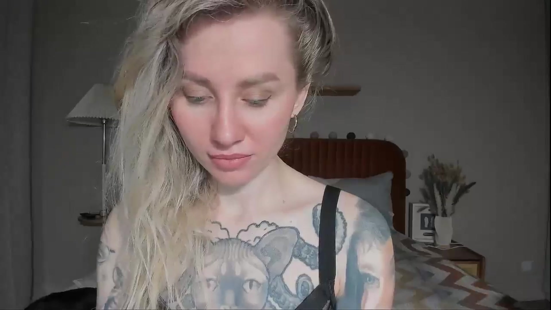 Gallery image thumbnail from Alexa_Smithhh's myfreecams stream on, 05/04/2025, 19:31 image 17 of 20