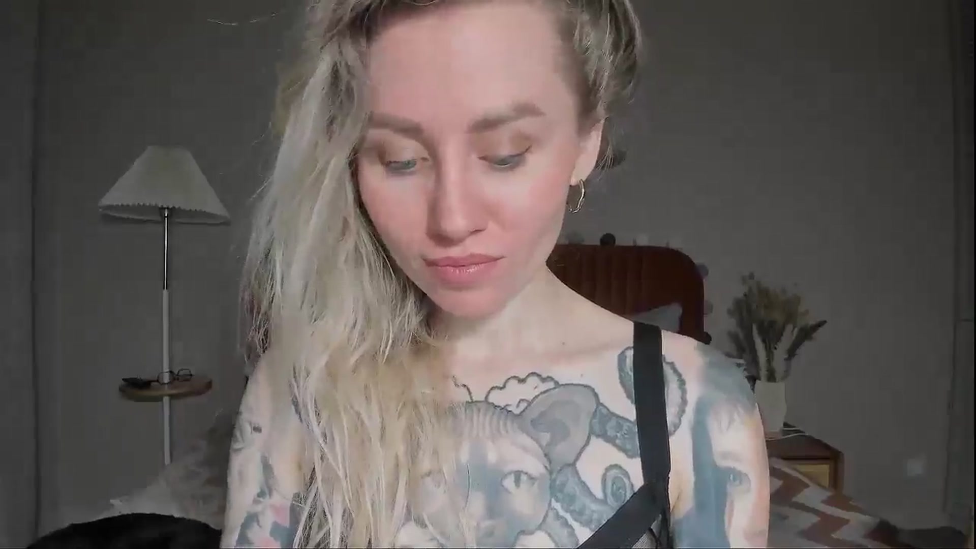 Gallery image thumbnail from Alexa_Smithhh's myfreecams stream on, 05/04/2025, 19:31 image 16 of 20