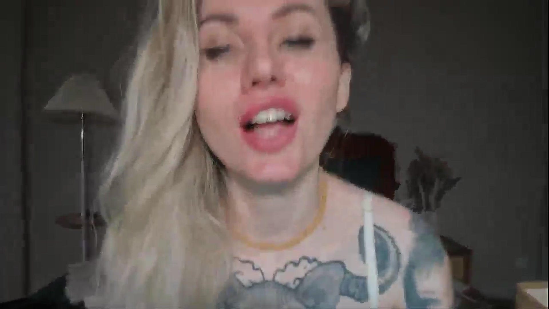 Gallery image thumbnail from Alexa_Smithhh's myfreecams stream on, 05/06/2025, 20:50 image 17 of 20