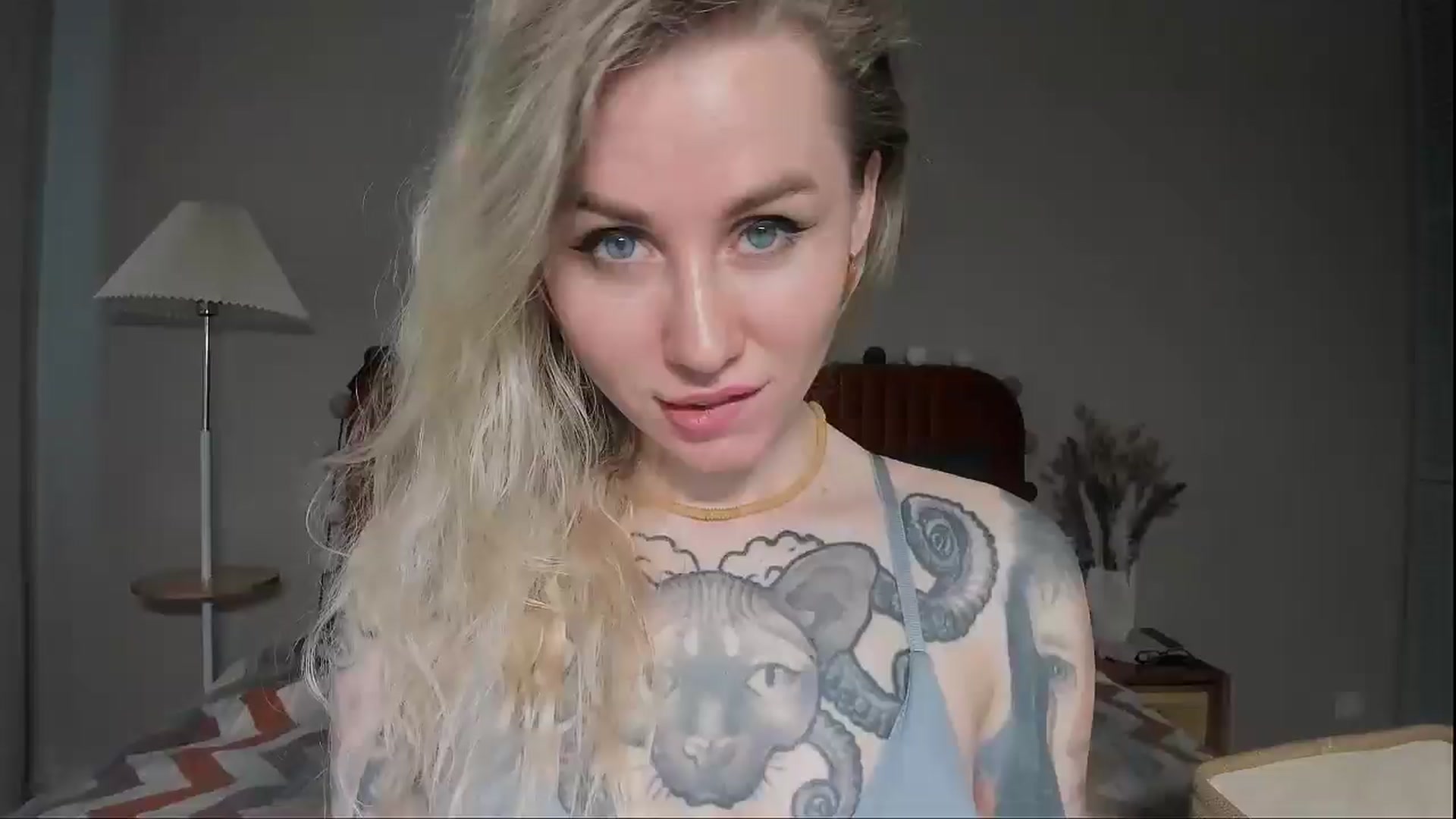 Gallery image thumbnail from Alexa_Smithhh's myfreecams stream on, 05/13/2025, 19:39 image 6 of 20