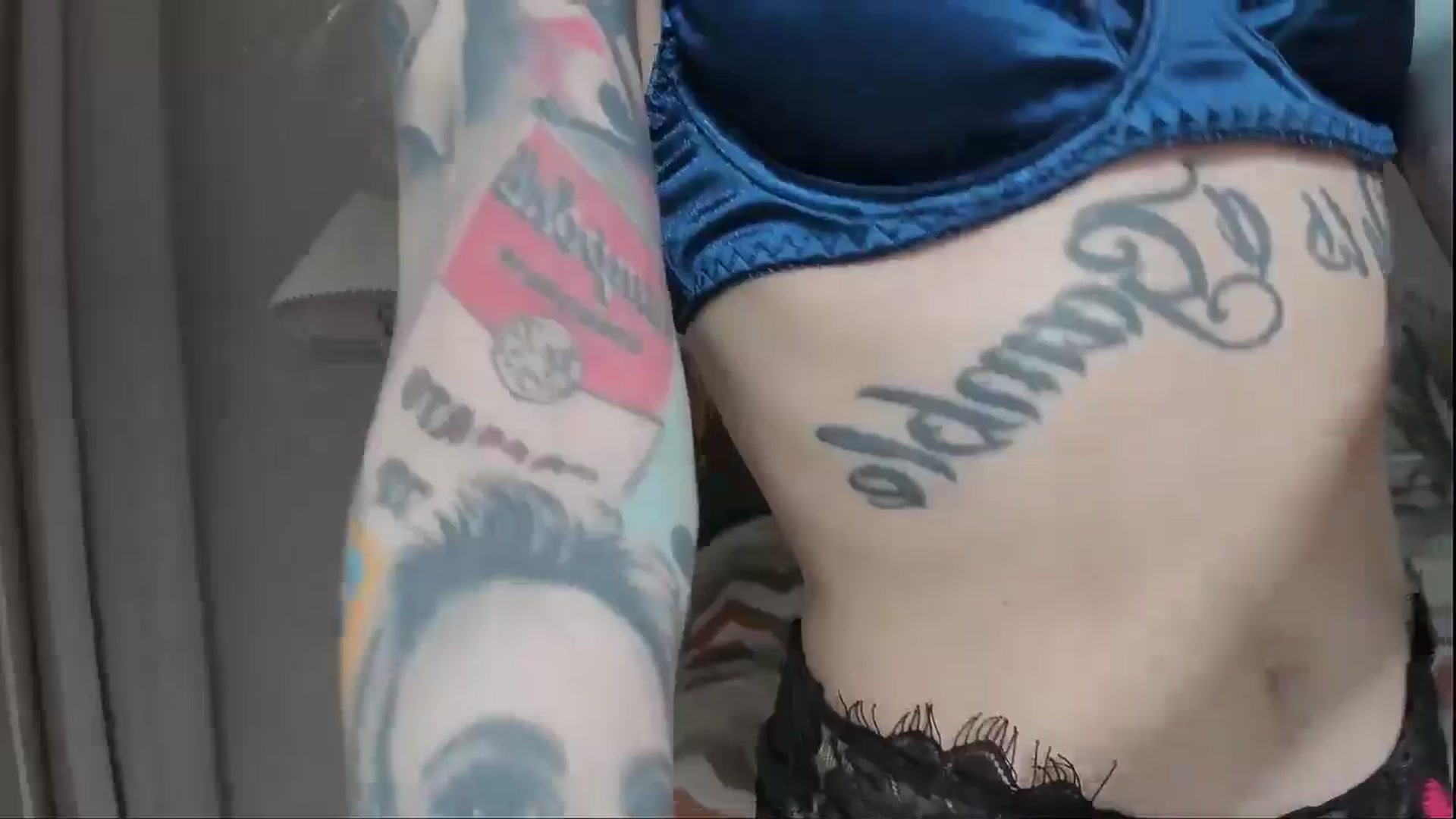 Gallery image thumbnail from Alexa_Smithhh's myfreecams stream on, 05/20/2025, 19:20 image 12 of 20