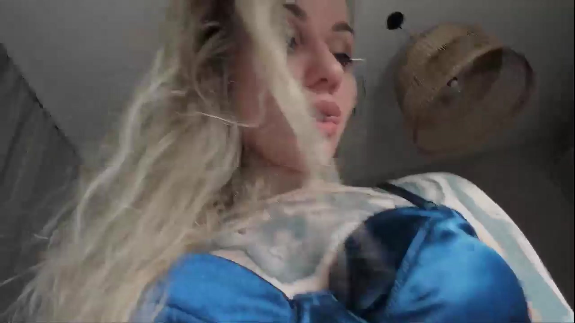 Gallery image thumbnail from Alexa_Smithhh's myfreecams stream on, 05/20/2025, 19:20 image 11 of 20