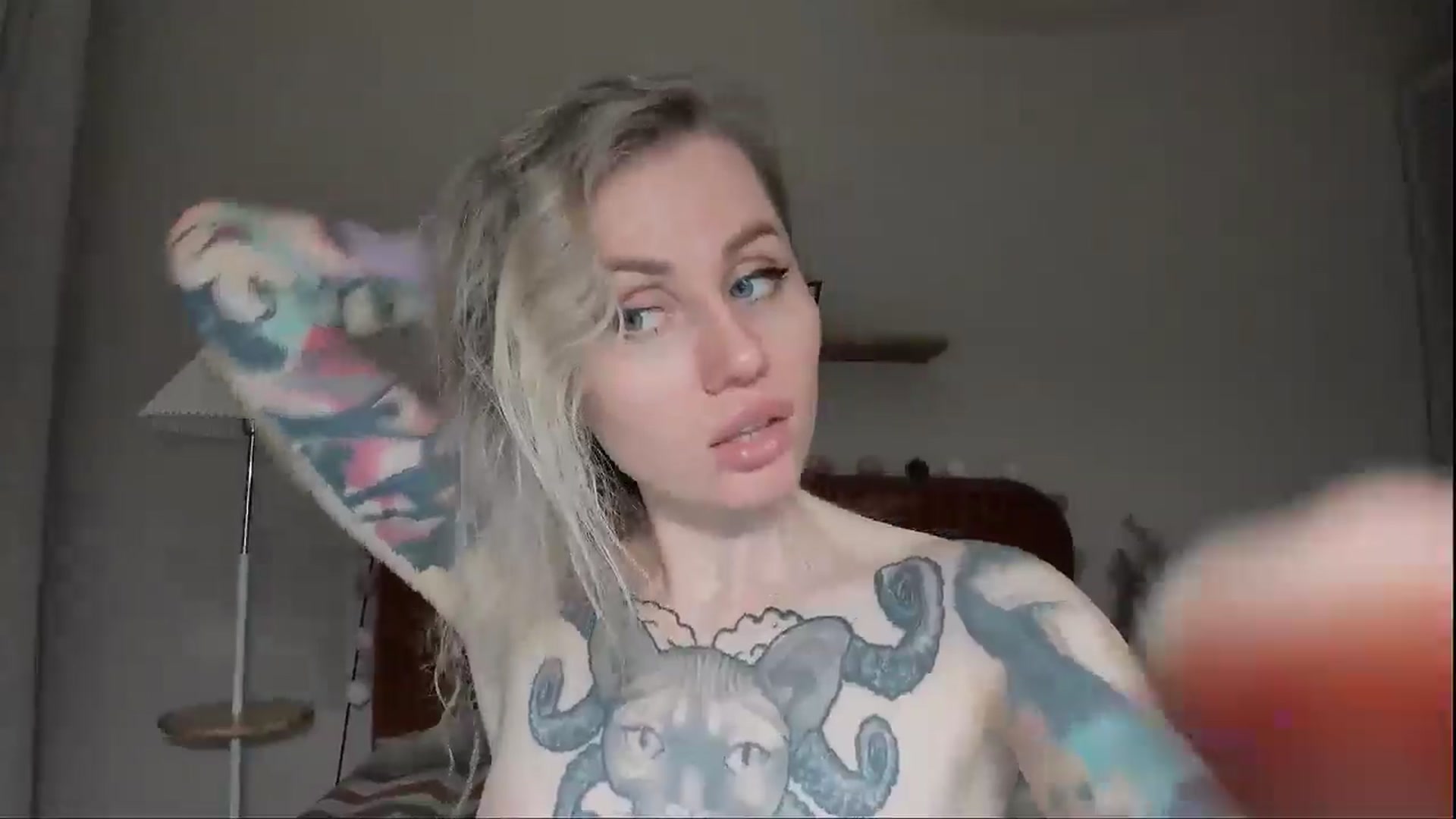 Gallery image thumbnail from Alexa_Smithhh's myfreecams stream on, 05/20/2025, 20:19 image 19 of 20