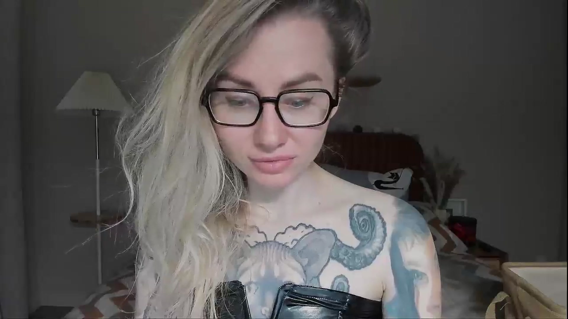 Gallery image thumbnail from Alexa_Smithhh's myfreecams stream on, 06/15/2025, 20:01 image 17 of 20
