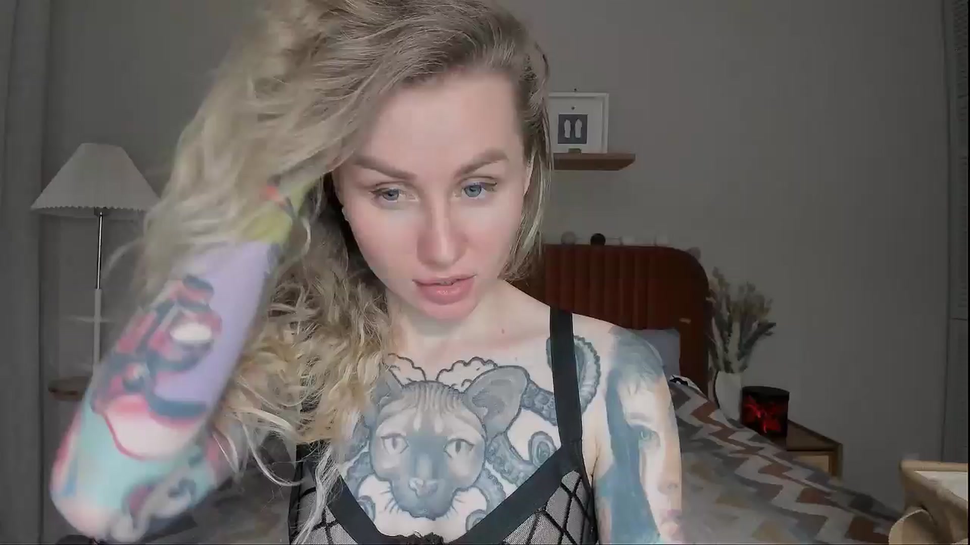 Gallery image thumbnail from Alexa_Smithhh's myfreecams stream on, 06/23/2025, 21:18 image 2 of 20