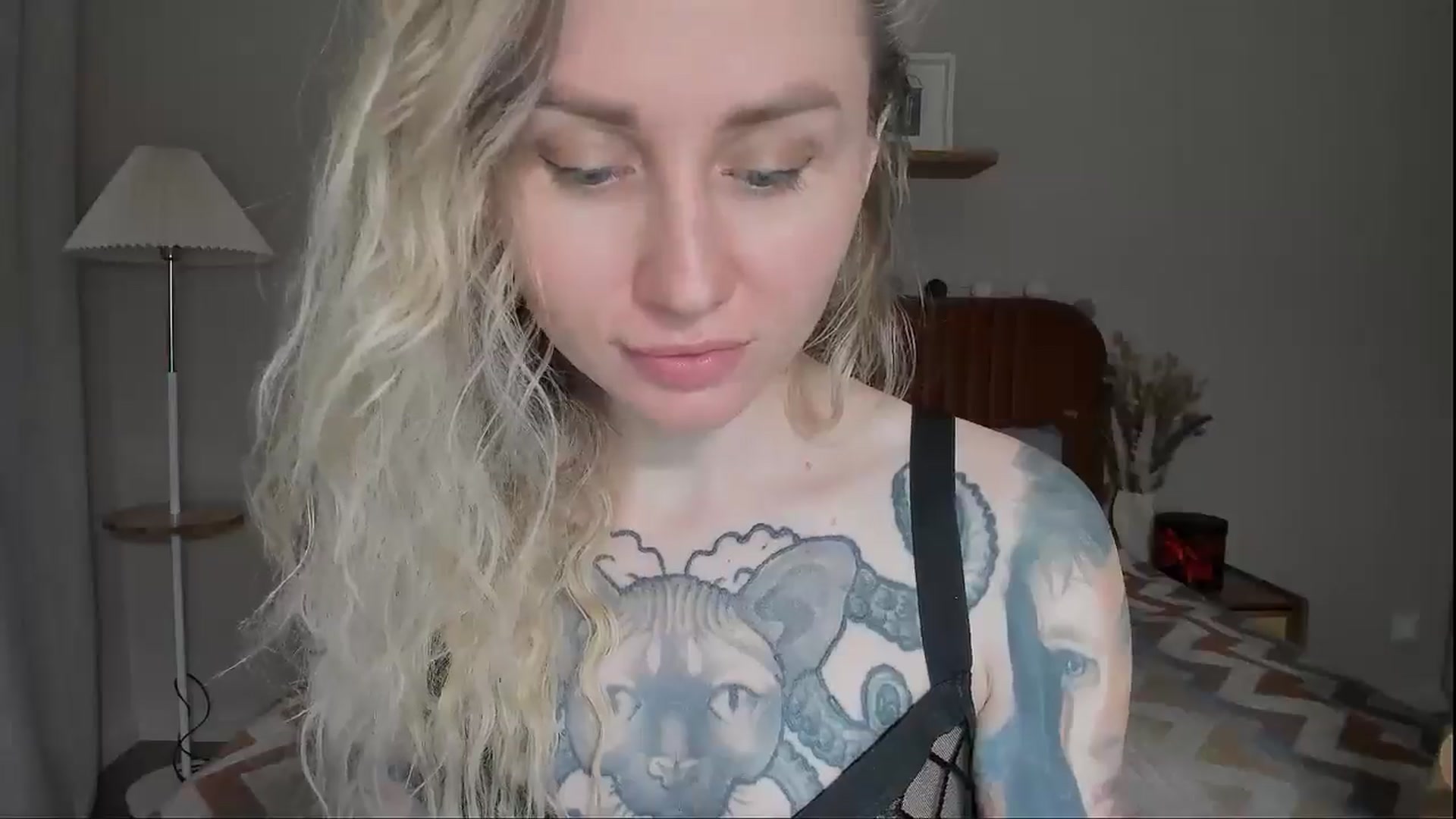 Gallery image thumbnail from Alexa_Smithhh's myfreecams stream on, 06/23/2025, 21:18 image 14 of 20