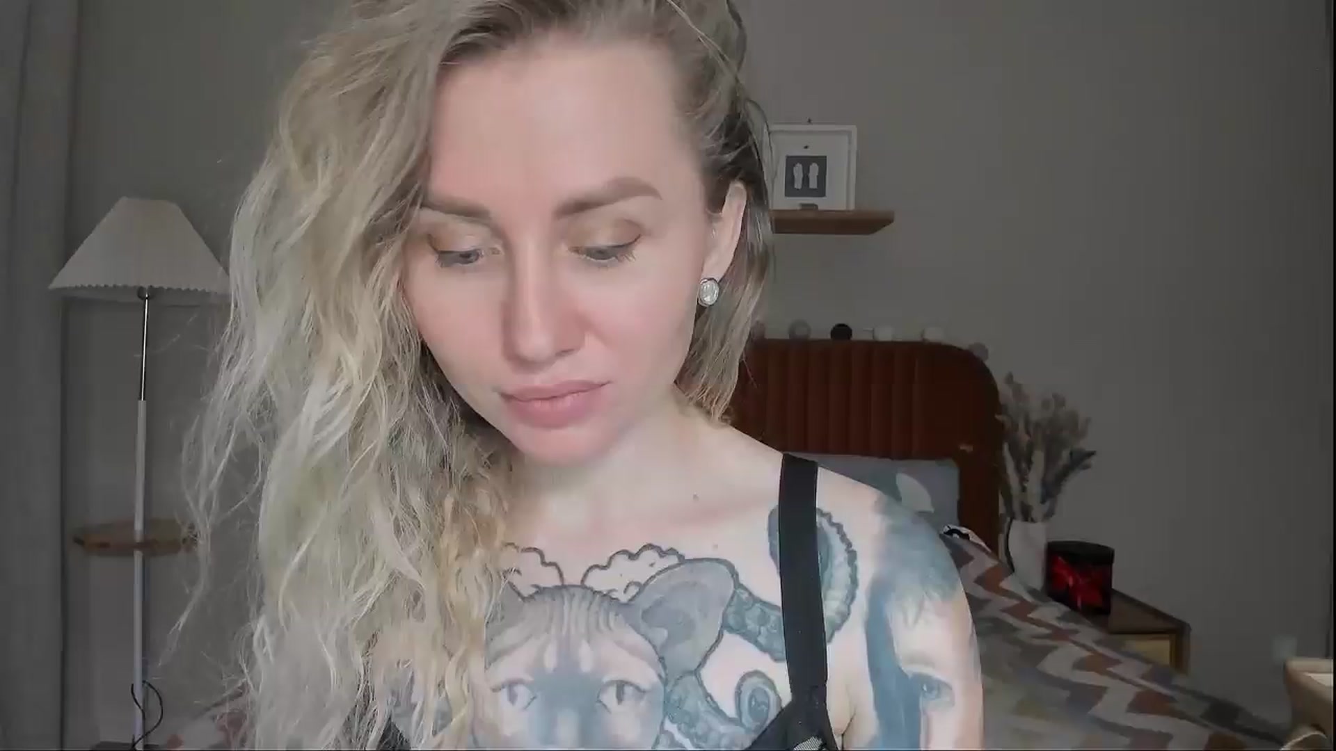 Gallery image thumbnail from Alexa_Smithhh's myfreecams stream on, 06/23/2025, 21:18 image 4 of 20