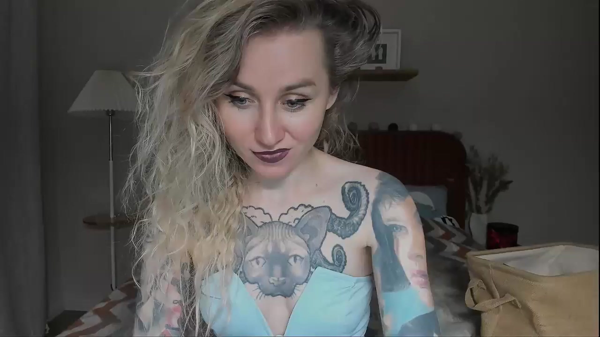 Gallery image thumbnail from Alexa_Smithhh's myfreecams stream on, 06/24/2025, 22:02 image 17 of 20