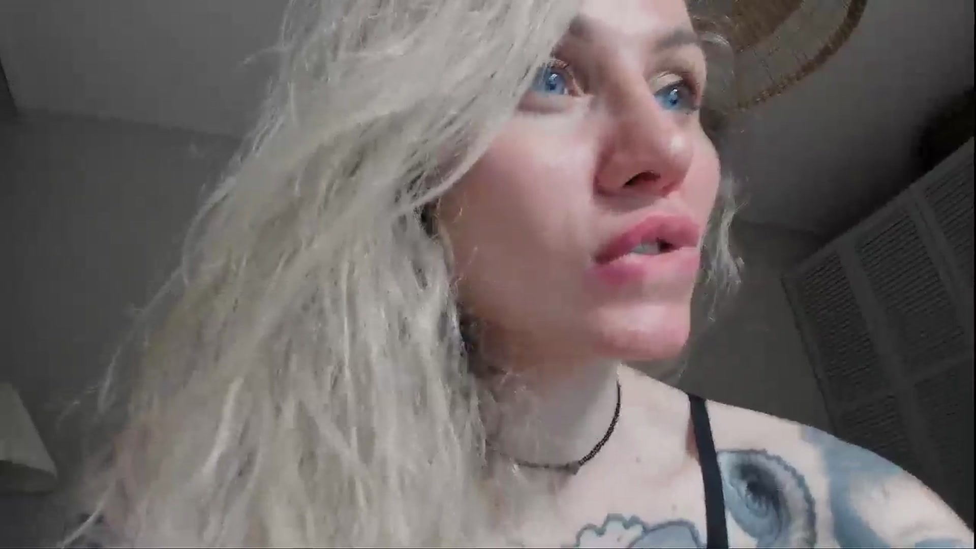 Gallery image thumbnail from Alexa_Smithhh's myfreecams stream on, 06/27/2025, 21:45 image 17 of 20