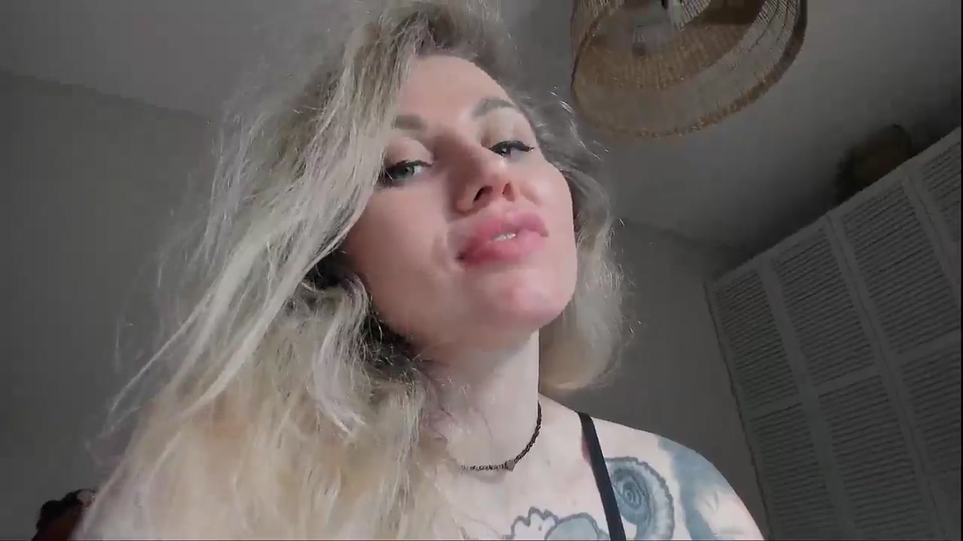 Gallery image thumbnail from Alexa_Smithhh's myfreecams stream on, 06/27/2025, 21:45 image 19 of 20